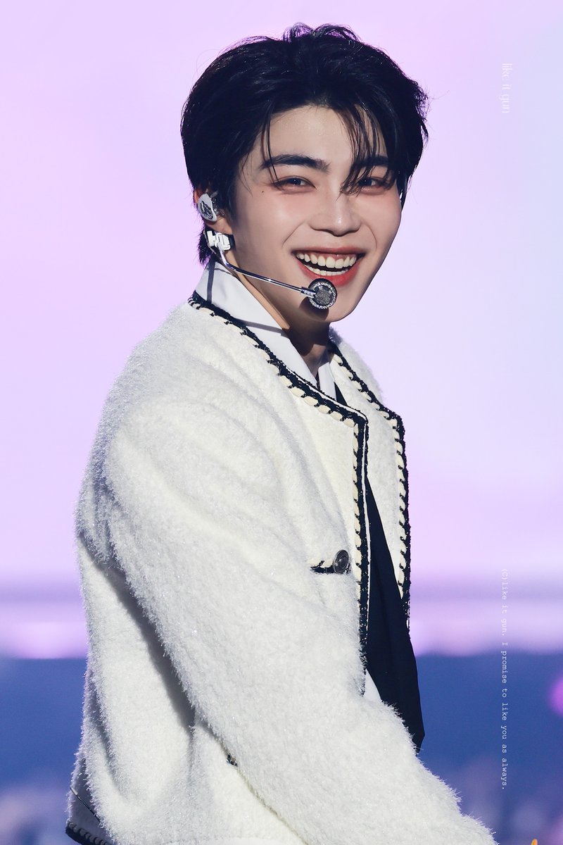 𝒍𝒊𝒌𝒆 𝒊𝒕 𝒈𝒖𝒏 🖤 tweet media