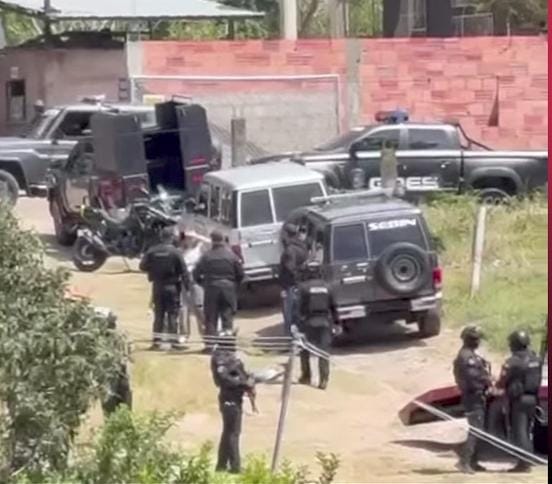 ReporteYa's tweet image. #21Mar #Táchira #Rifas 
@omairalabradorm: En Táchira han proliferado las rifas de carros y motos. En locales y plazas las ofrecen.
Este viernes , hubo una acción policial y tomaron algunos locales y decomisaron los vehículos que rifaban.
No hubo información oficial. Solo videos