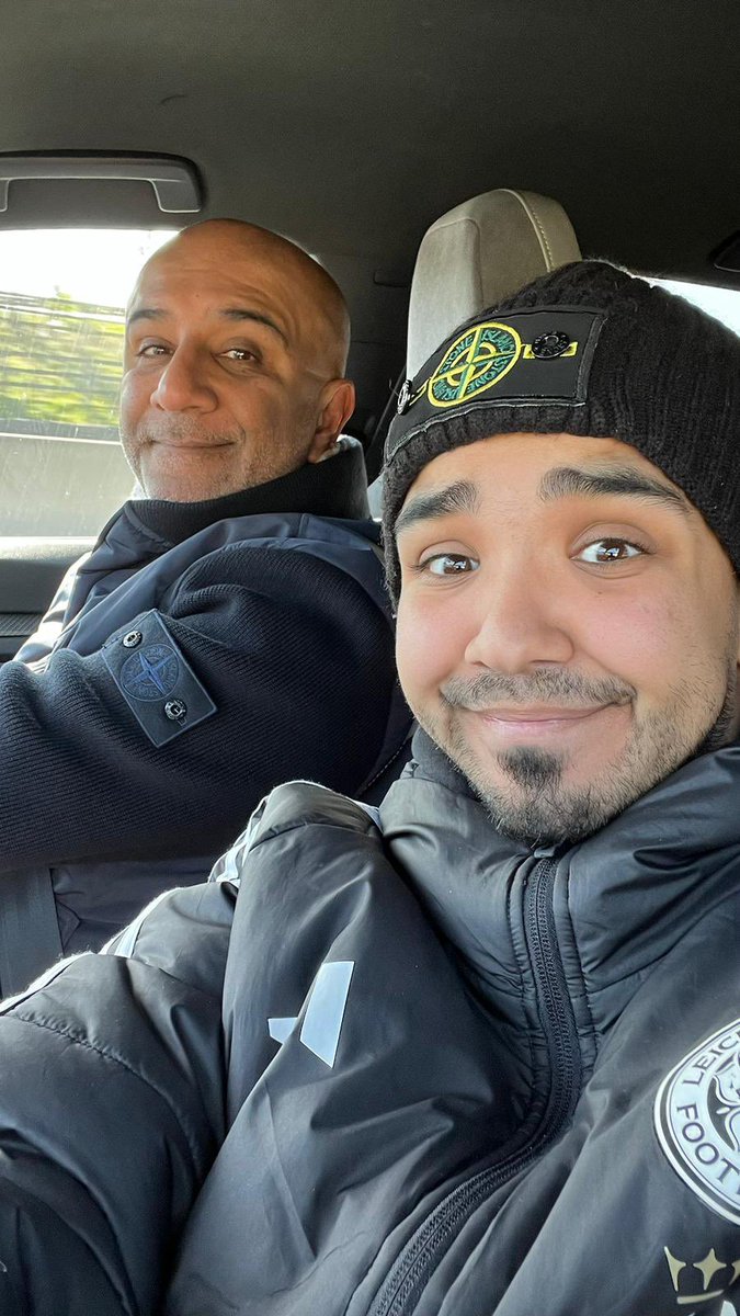 @MAYANTHESILVERFOX 🦊💙 tweet media