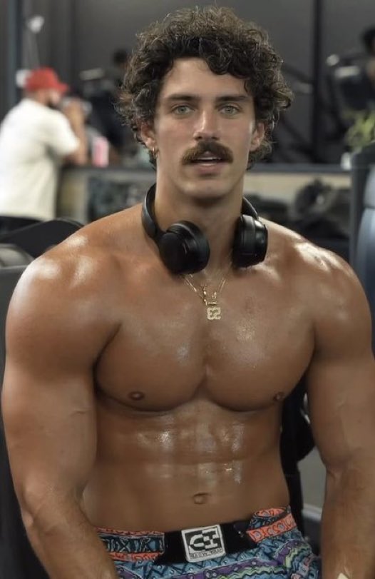 StanBaseX's tweet photo. I don’t care I would just let him hit https://t.co/g81KU3OEmh