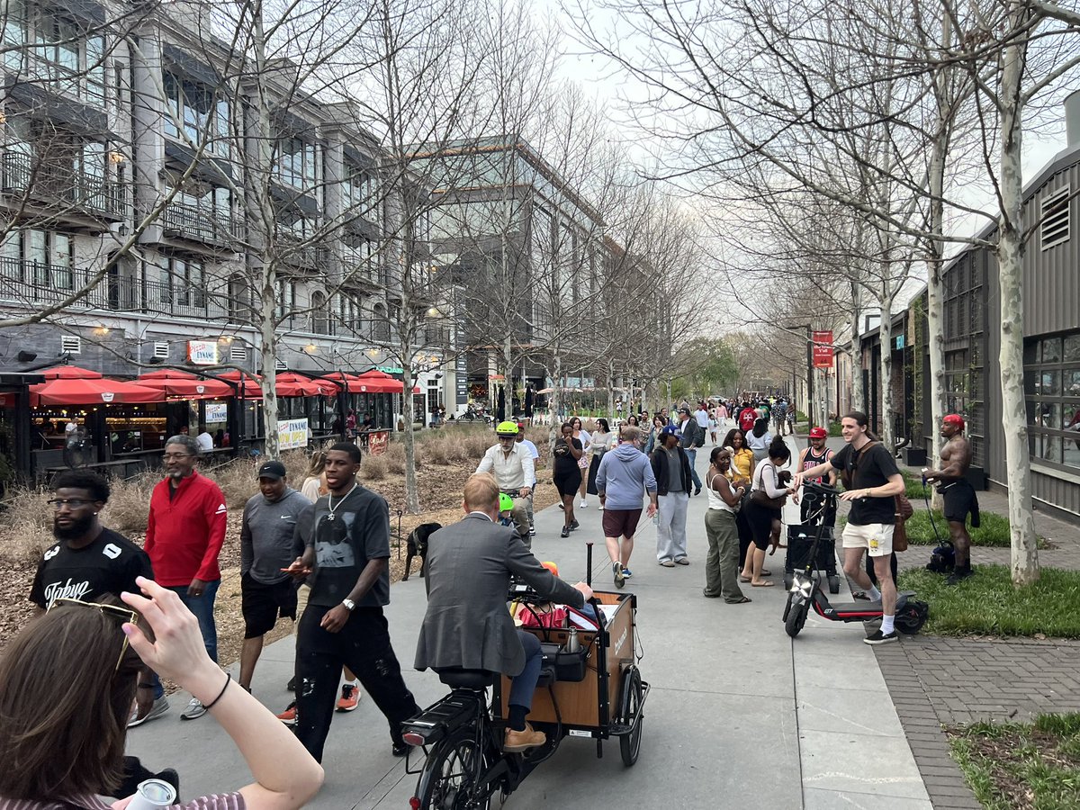 Eric Phillips tweet media