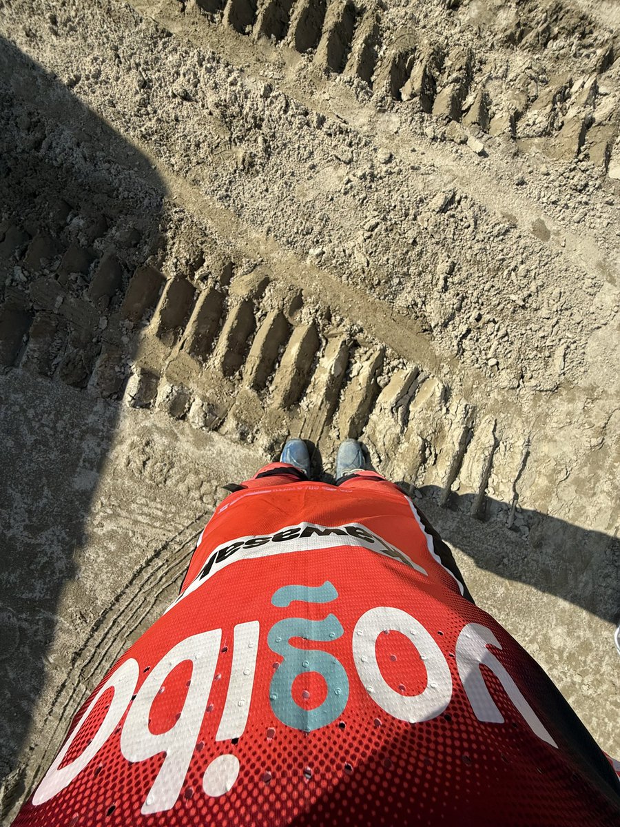 久々15分ヒート✖️4
しんどかった😓
ここで負けてたまるか😤
#yogibo #pirelli #motul #mountainriders