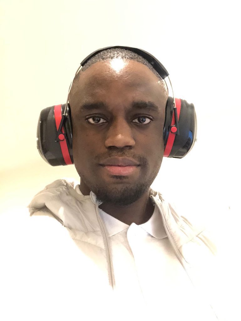 Azzi 愛 tweet media