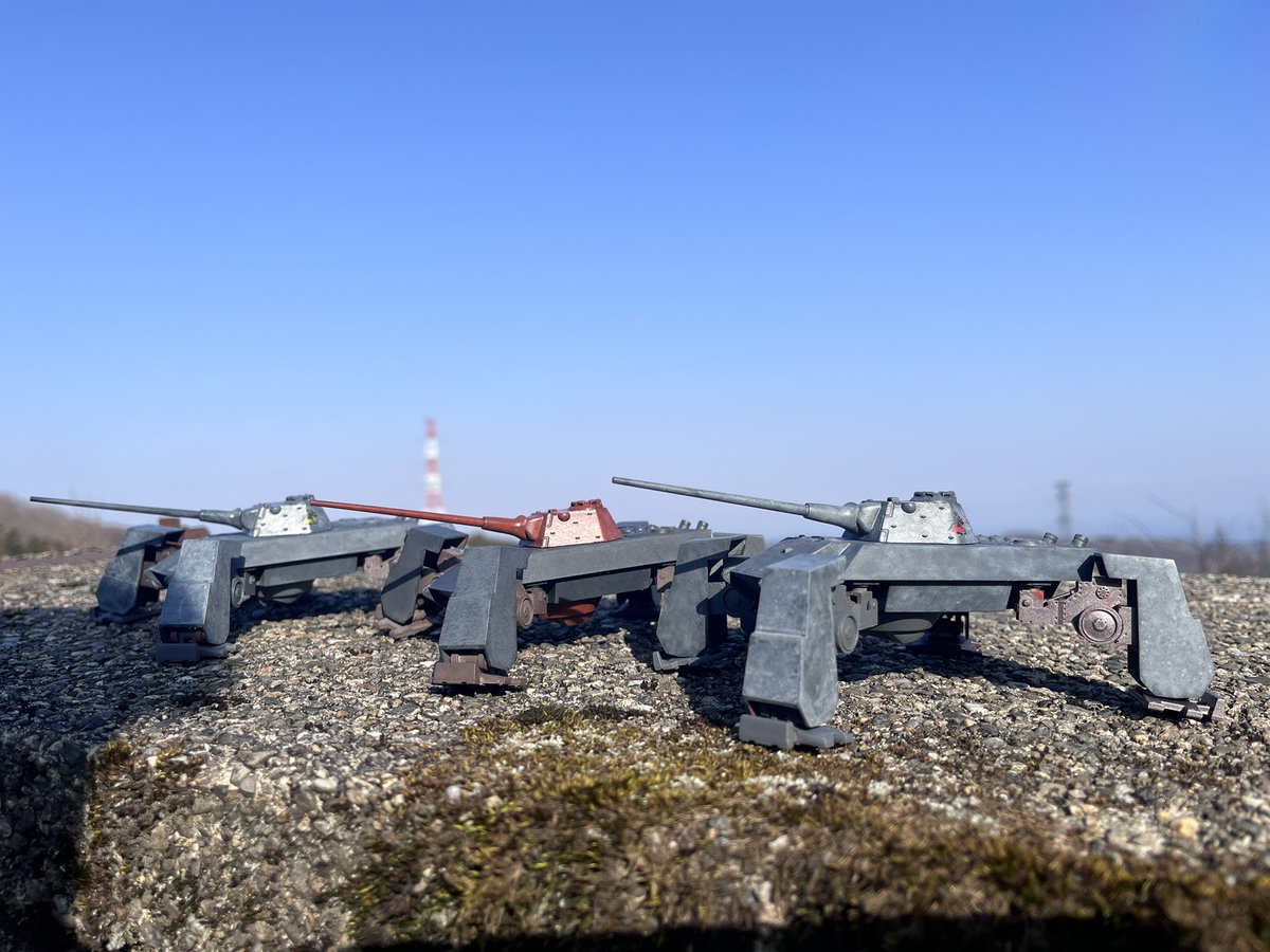 多脚兵器の人 tweet media