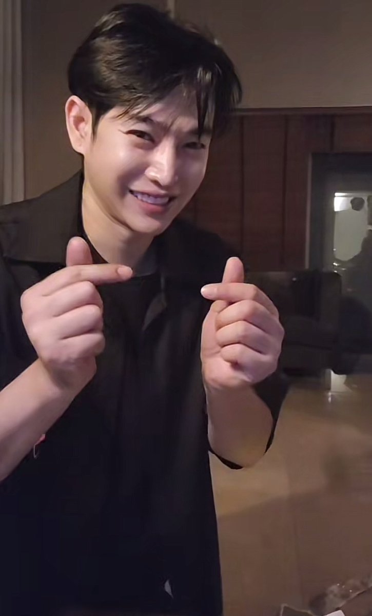 เคยคิดไว้หลายแบบว่าพี่เป๊กจะคัมแบคแบบไหน แต่คัมแบคแบบงานที่จัดเอง เพื่อเจอนุช นี่ก็คือไม่เคยมีในหัวเลย สมเป็นเฮียที่ขับเคลื่อนด้อมด้วยฟามรักจิงๆ 💓💖
  
อยากเจอแล้ววววว

#จะบ่นคิดถึงทุกวันจนกว่าพี่เป๊กจะกลับมา
#เป๊กผลิตโชค <a href="/peckpalit/">Peck Palit</a>  #PeckPalitchoke