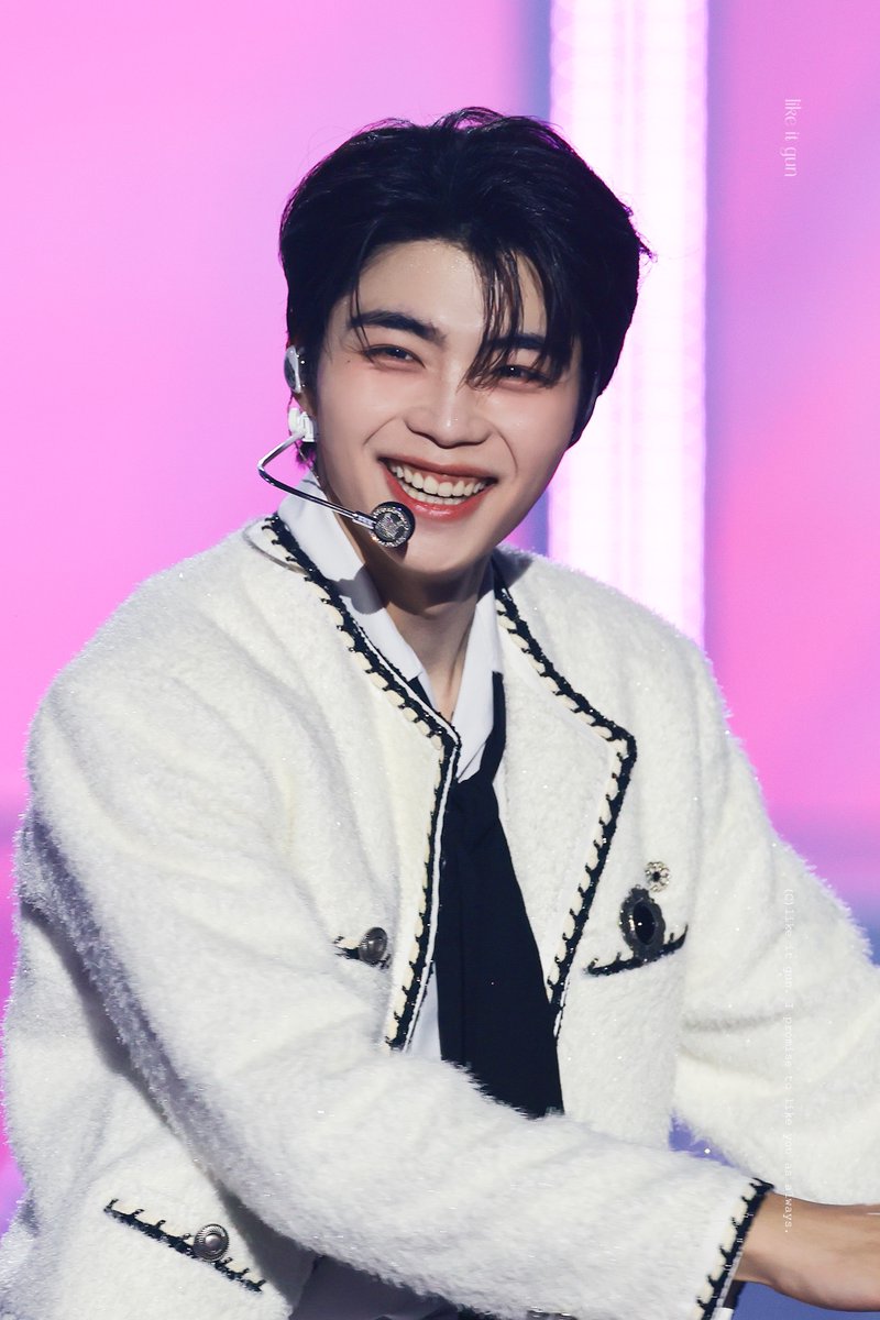 𝒍𝒊𝒌𝒆 𝒊𝒕 𝒈𝒖𝒏 🖤 tweet media