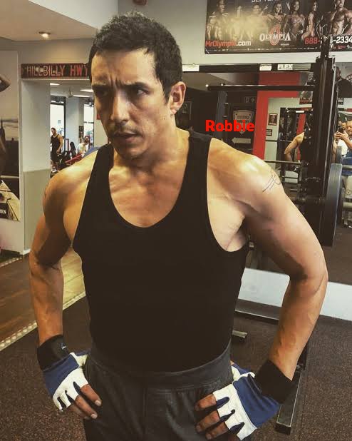 ℝ𝕠𝕓𝕖𝕣𝕥𝕠 ℝ𝕖𝕪𝕖𝕤 tweet media