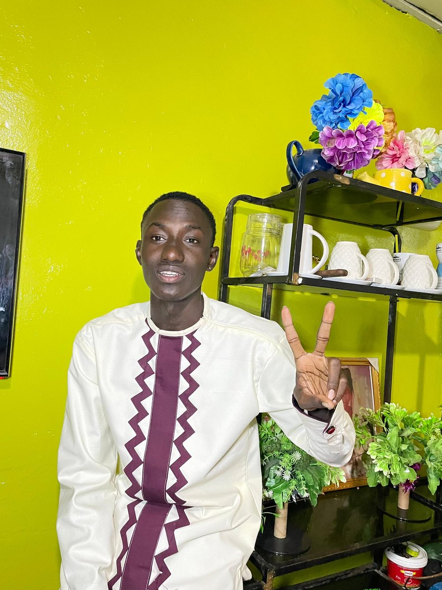 2yc leigh tweet media