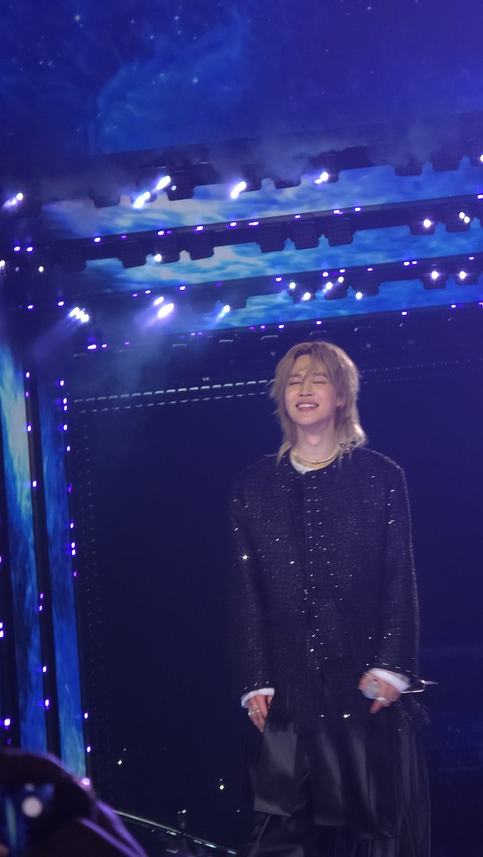 지민이 무대에서 행복해 하는 거 보니까
너무 조으다ㅜㅠ