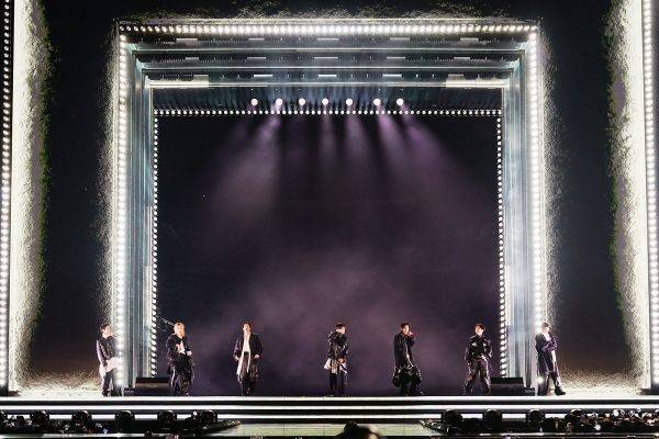 cestlavie9090's tweet photo. @BTS_twt appeared in custom looks by Korean designer Jay Songzio titled “Lyrical Armor". 
Story behind design, RM the hero, Jin the artist, Suga the architect, jhope the sorigun (sound man), Jimin the poet, V the seonbi (nobleman) &amp; Jungkook the vanguard.
#BTSLiveOnNetflix https://t.co/A6J62LJKjZ