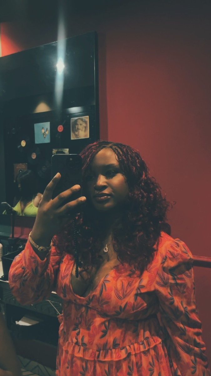 afoma_udoye's tweet photo. I am my own masterpiece ✨🖤 https://t.co/t2BZxeTj0S