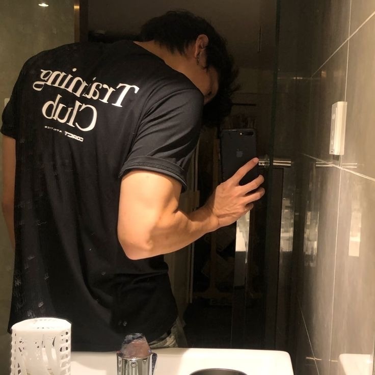 Base umum bisa follow @cornerfess tweet media