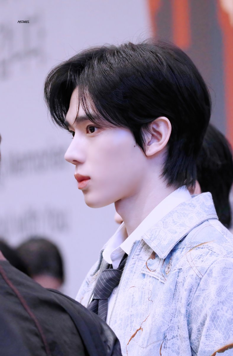 𝐦𝐞𝐜𝐡𝐚𝐞𝐥 tweet media