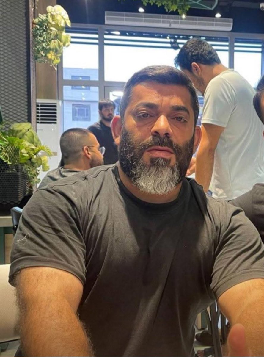 Mohtadibahmad's tweet photo. دفاعاً عن لبنان وشعبه ومقاومته
يطرق باب منزل ال برجي عائلة الشهيد إبراهيم برجي شهيد الدفاع عن سلاح المقاومة في أيار ٢٠٠٧ منذُ يومين ليزفَّ لهم خبر إبنهم "حسين" الذي التحق بأخيه الصغير أمير شهيد معركة أولي البأس، ثم يطرق اليوم مجدداً ليكتمل لقاء الإخوة بشهادة أخيهم الأكبر خليل، ثم عمهم أبو خليل منذ قليل..