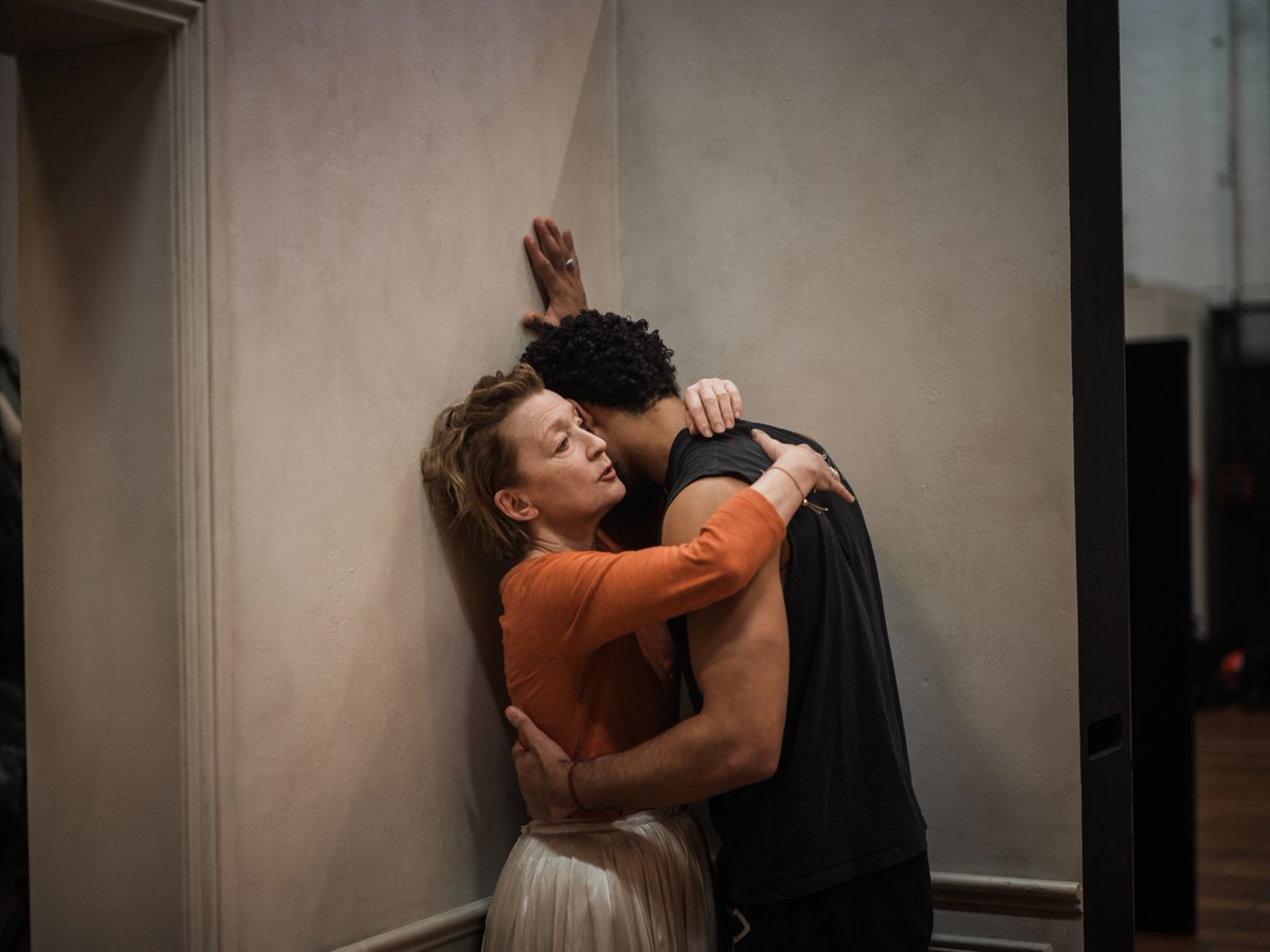 National Theatre Live tweet media