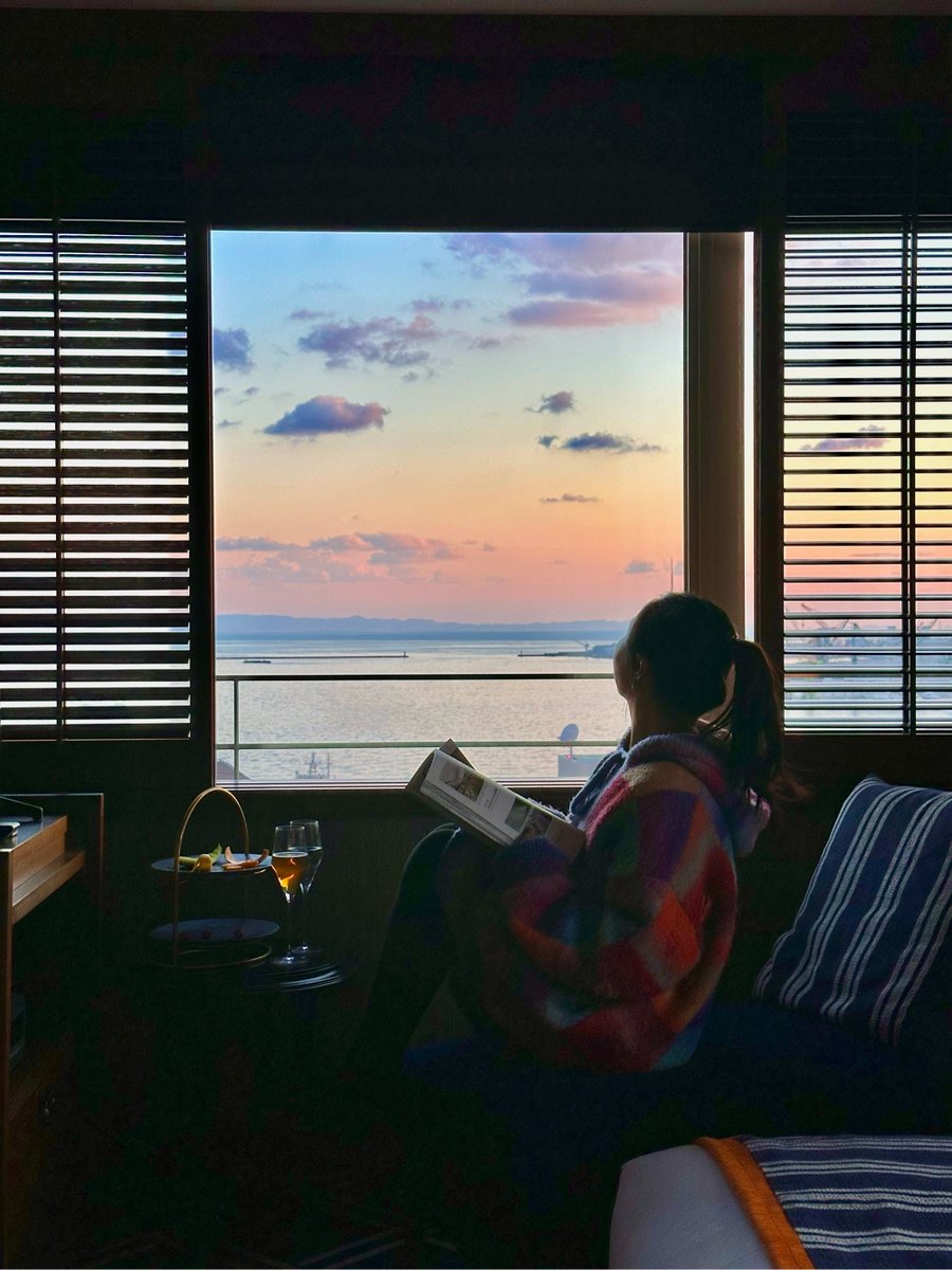 phingkh77428586's tweet photo. Lost in the beat, found in the moment  Every note wraps around you—like the world slows just for your soundtrack. #MusicMagic #SoundVibes https://t.co/krJsjKKbwu