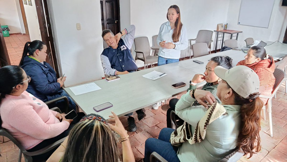 Construyendo Región tweet media