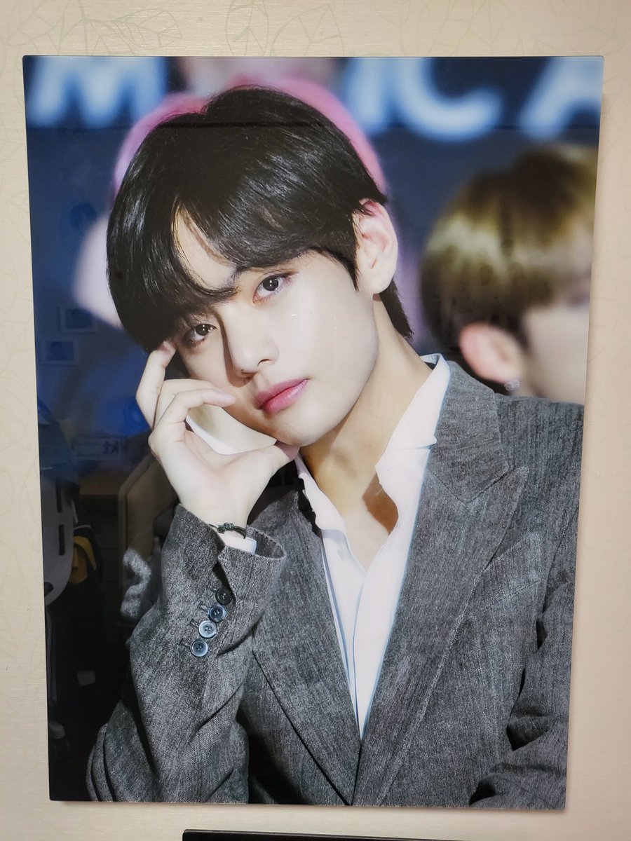 hiplum12's tweet photo. 뷔 태형 아크릴 액자 양도합니다(누나비님 외)
1. A3아크릴 1.8
2. A3아크릴 2.0
3. A3아크릴 1.2
4. A2아크릴 2.5

걸어놓기만 해서 하자 하나도 없어요
넘 예쁜데 걸어놓을 자리가 없어서 눈물을 머금고 양도합니다ㅠ
뎀주세요 https://t.co/G8Pa6HEcyg
