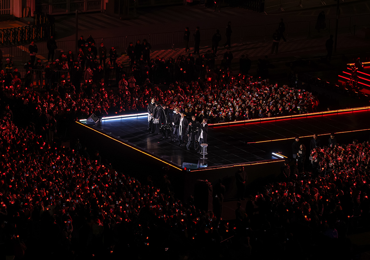seokjinfile's tweet photo. BTS THE COMEBACK LIVE CROWD https://t.co/Djwy5sflVU