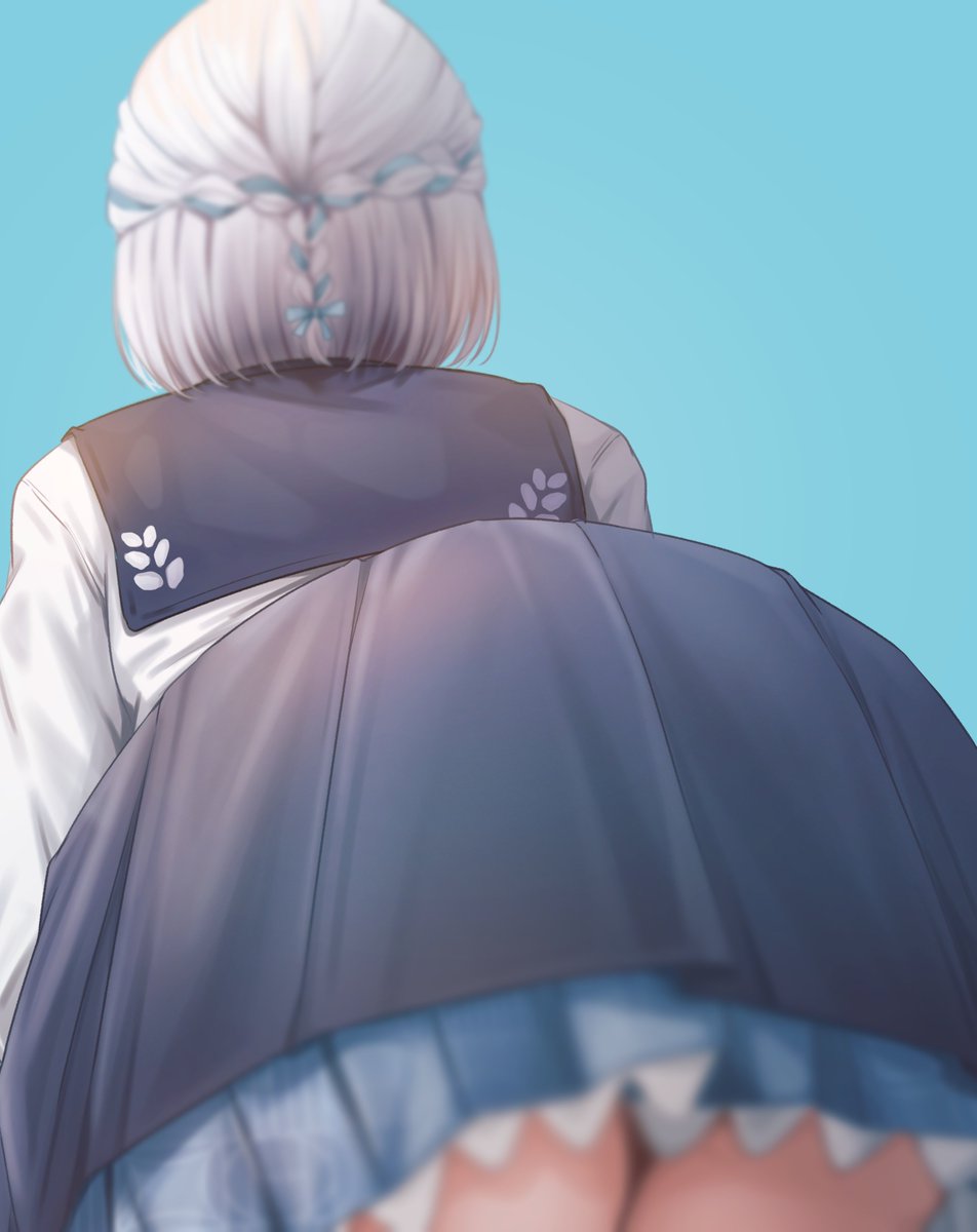 このリーリヤ🍑なんですけど、もしかしてスカートのフリフリの部分が一瞬パンチラに見えるから伸びましたか?? 