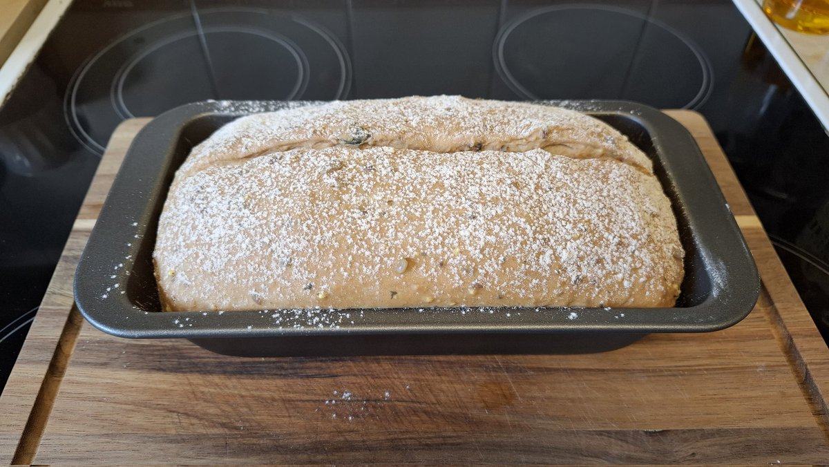 lost_alkhemist's tweet photo. Bread making again for my queen.
#BreadBore https://t.co/EMOyYN0aL5