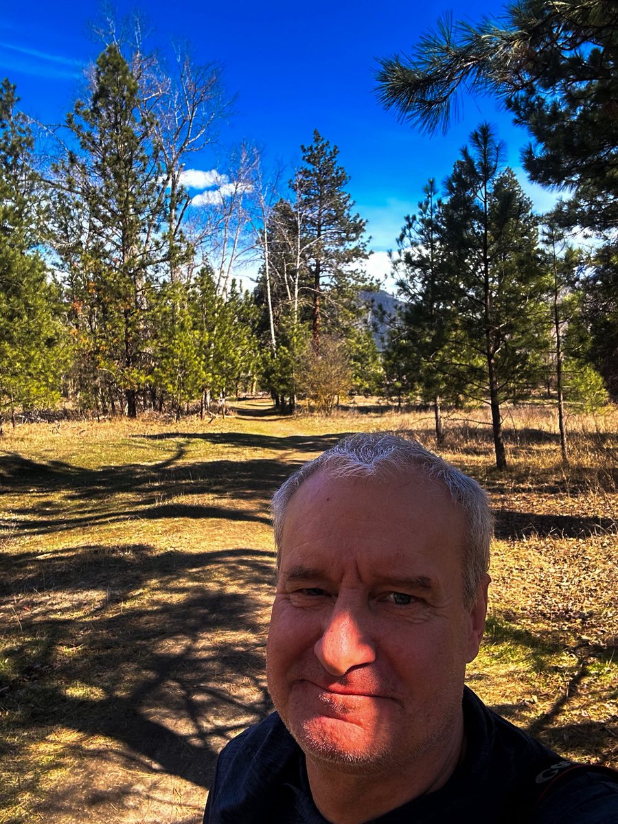 prairieguy2016's tweet image. Saturday Selfie! Wandering a meadow in the mountains. 
prairiewanderlust.etsy.com #photography #nature #wandering #mountains #montana