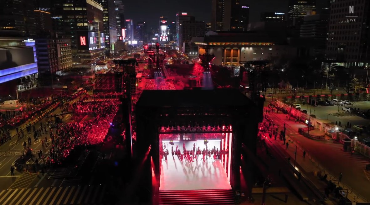 seokjinfile's tweet photo. BTS THE COMEBACK LIVE CROWD https://t.co/Djwy5sflVU