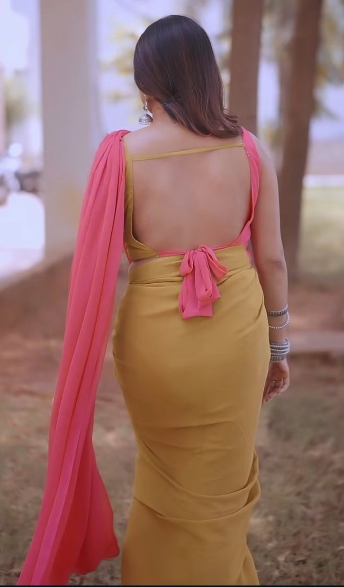 Anchor Angelin 

2nd pic that clean knot 🤤😋