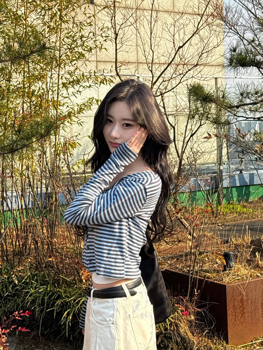 chaeryeong pics tweet media