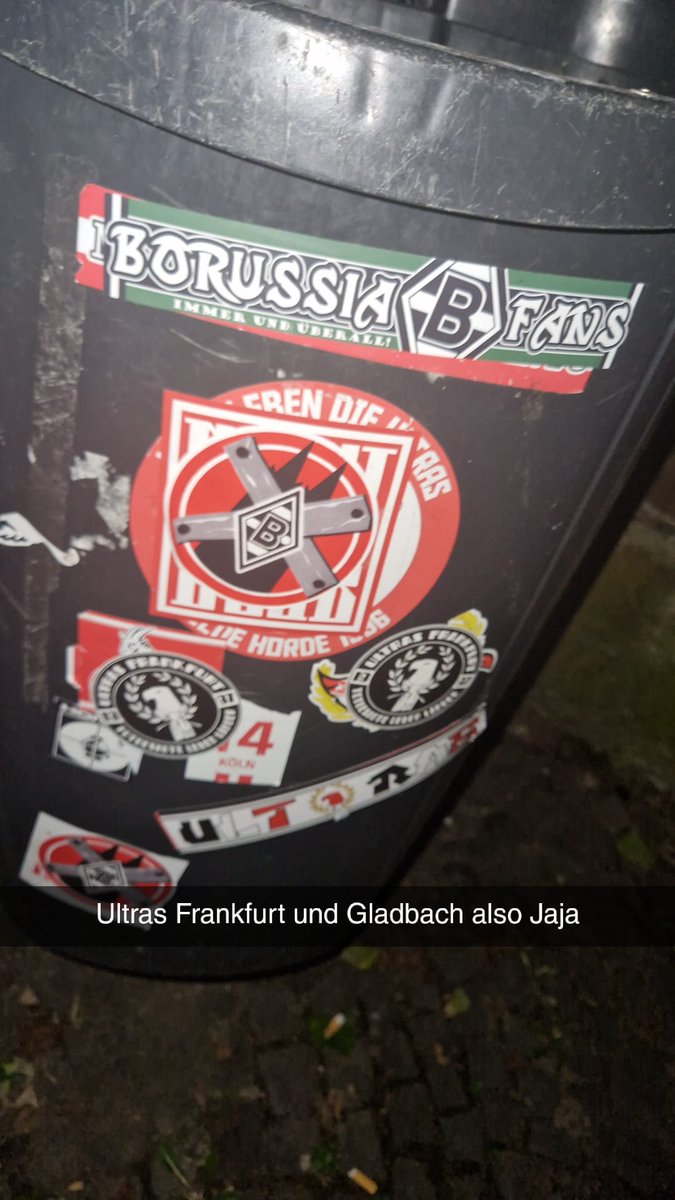 Ndizzle1611's tweet photo. Ultras Frankfurt kleben zusammen mit Mönchengladbach?
Heute MG schlagen https://t.co/23k2URSsod
