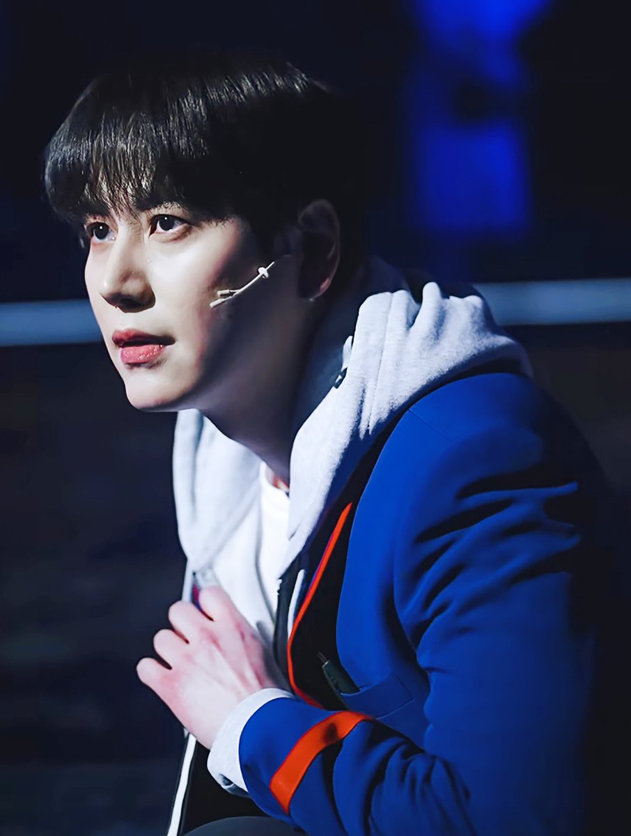 Mydelight_kyu's tweet photo. 눈빛에 담겨있는 결연한 의지
라이토 그 자체
#규현 #KYUHYUN #데스노트 https://t.co/zhuhfS5eQY