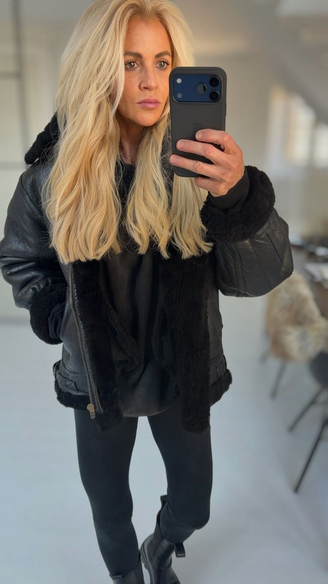 Krisztina Maria tweet media