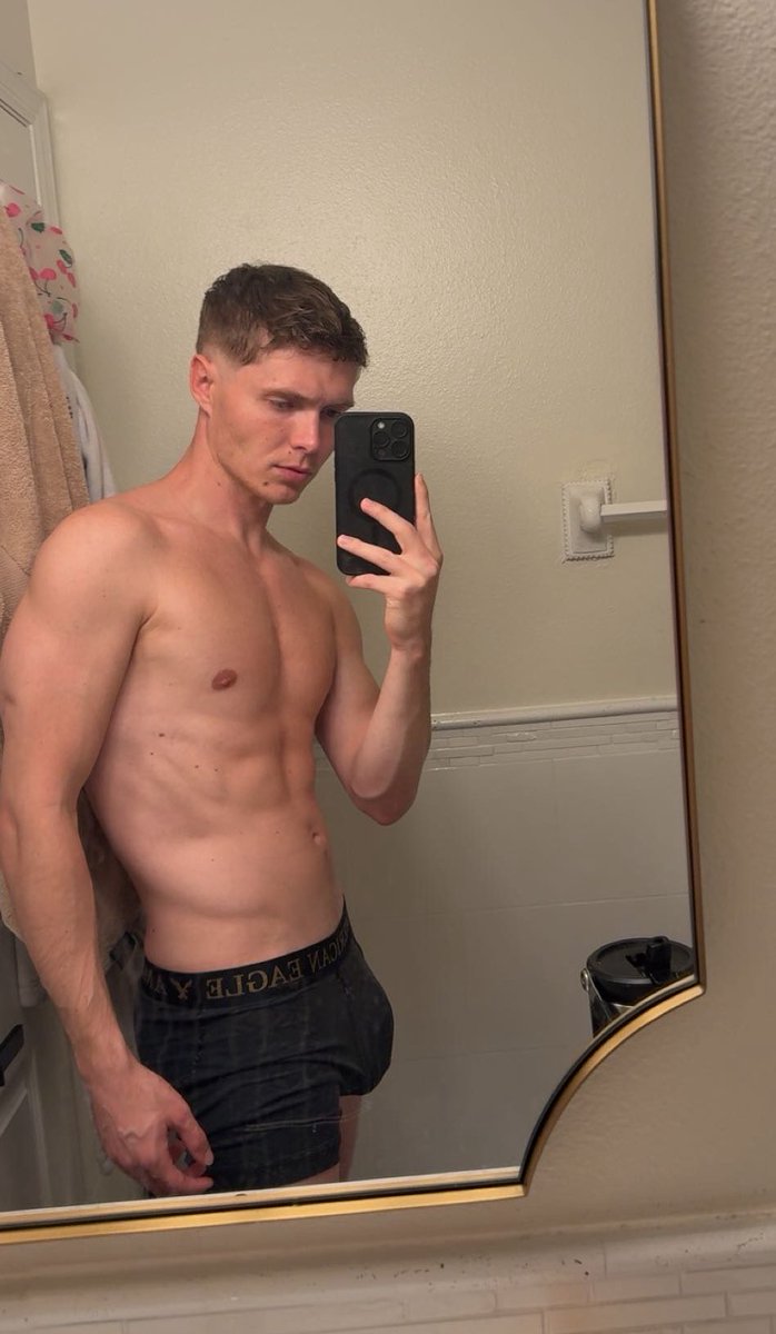 technotwink tweet media