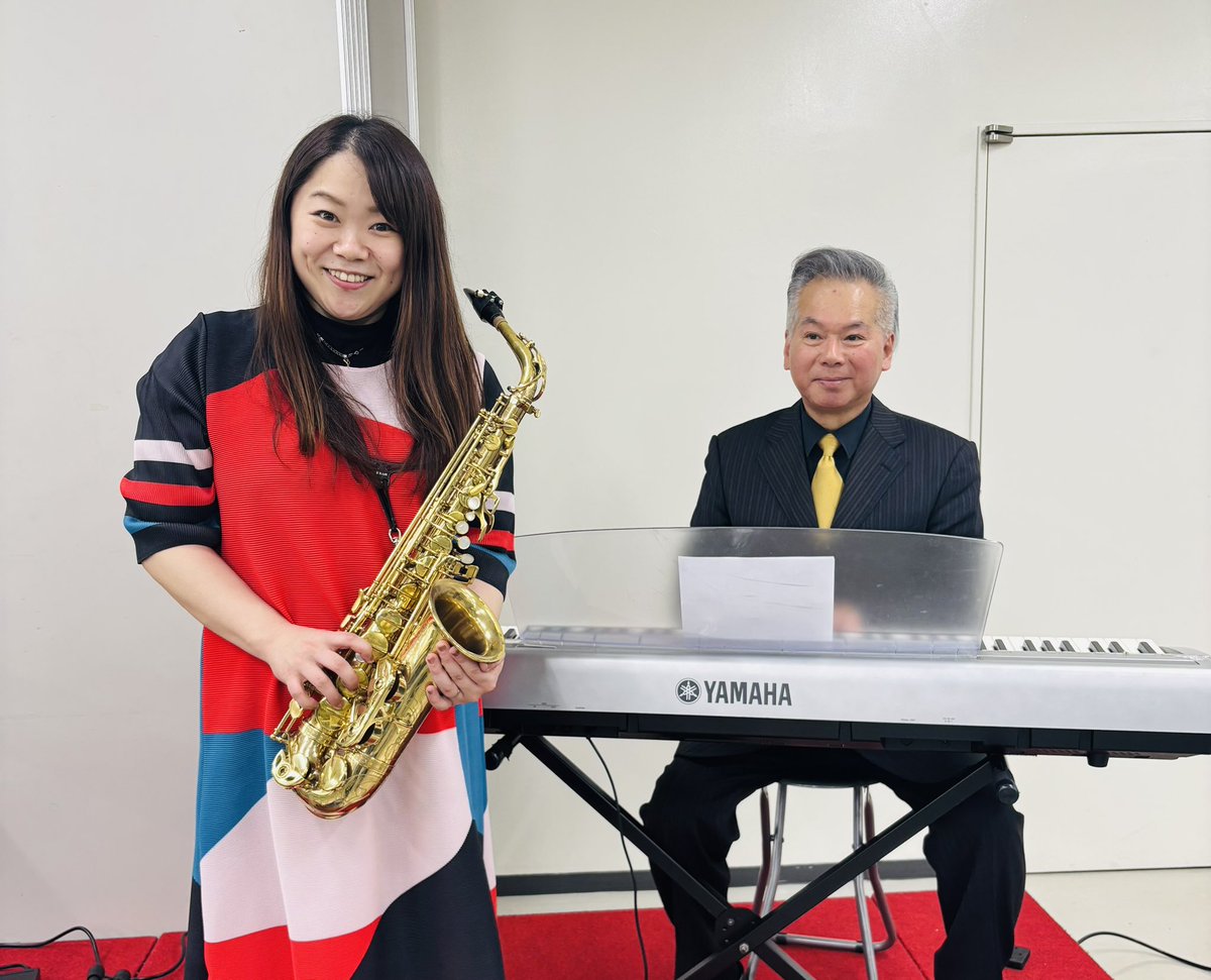 emi_sound's tweet photo. 初の地元演奏が叶って、地元は暖かいなぁ☺️と感じられた日でした\( ˙꒳​˙ )/

もっともっと自分自身を磨かなければいけないなあと感じたし、私を赤ちゃんの👶の頃から知ってる人もいて、心から感じる何かを身に染みて味わいました♡ https://t.co/lfulEu9Cpu