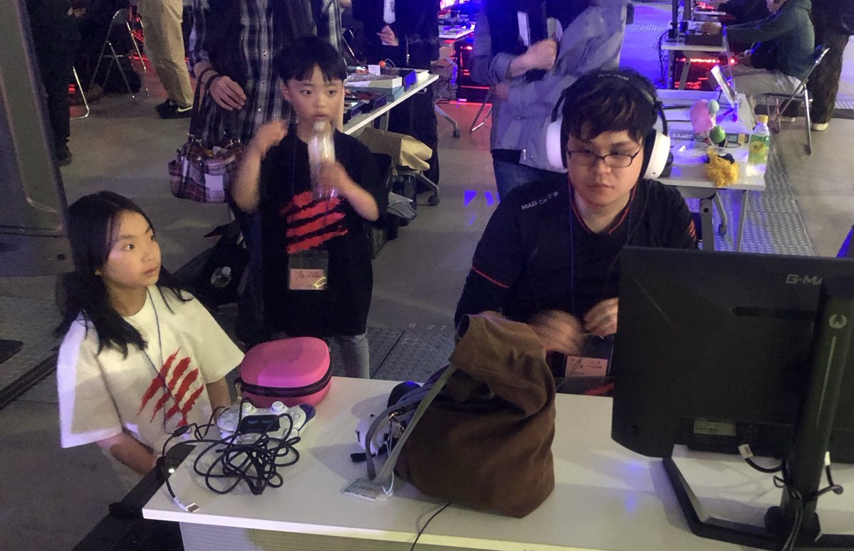 ゼウガル / Mad Catz｜Zeugal tweet media