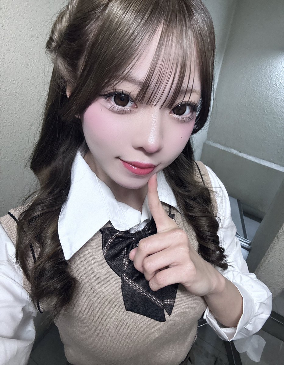 らら tweet media