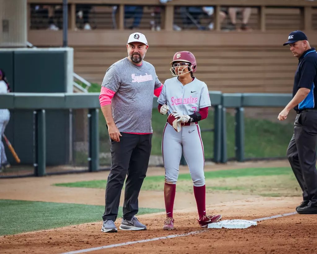 Double Fries No Slaw tweet media