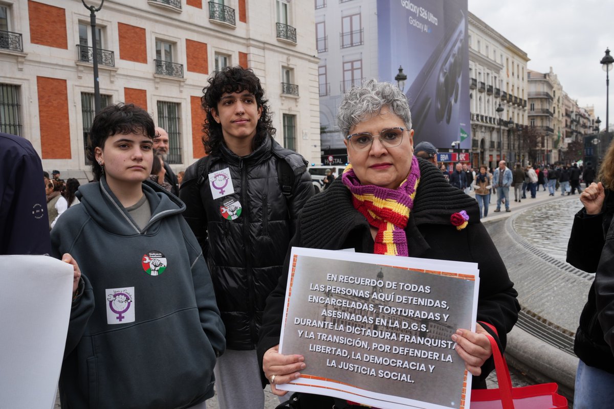DiarioSabemos's tweet image. Concentración en defensa de la memoria democrática

📍 Que la antigua DGS sea reconocida como lugar de memoria: con una placa, espacios visitables y el recuerdo digno de las víctimas.

✊ #Memoria, #verdad #justicia y #reparación

Foto @AgustnMilln