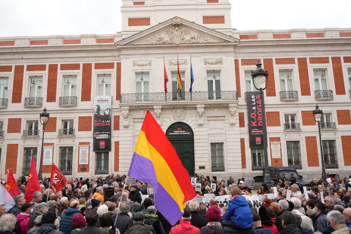 DiarioSabemos's tweet image. Concentración en defensa de la memoria democrática

📍 Que la antigua DGS sea reconocida como lugar de memoria: con una placa, espacios visitables y el recuerdo digno de las víctimas.

✊ #Memoria, #verdad #justicia y #reparación

Foto @AgustnMilln