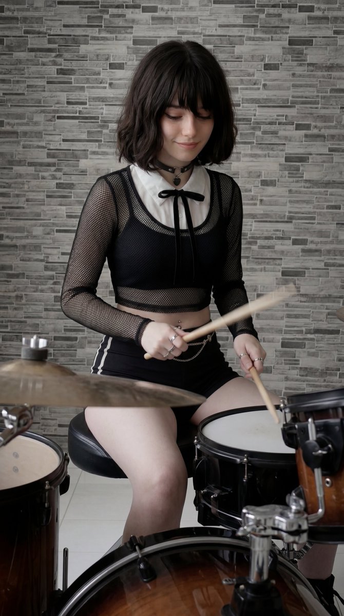 meow_femboyy's tweet photo. my segunda paixão #bateria #rock #femboy https://t.co/Hvu4q5DqOH