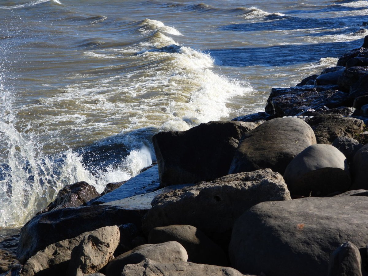 teresaholmes351's tweet photo. Have a spectacular Saturday. #SnapbackSaturday 2024 Lake Ontario New York https://t.co/KsTMuyuiCM