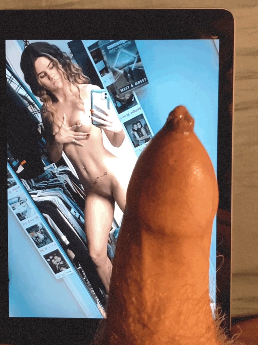Throw9428's tweet photo. Send nudes ❤️‍🔥 

#nsfwtwt #cocktribute #bwc #sexting #dickpic #adult #horny #cock #dick #gooning #gooner #goon #uncut #wankchat #cuckold #hotwife #ntr #sph https://t.co/Yw2s5wb283