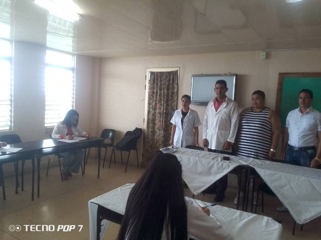 Avanzar en la formación es construir el futuro de la salud

Publicamos exámenes de promoción de pase de año de nuestros residentes de
Medicina Física y Rehabilitación. 
Geriatría.
Cirugía 
Nefrología
Urología📋👨‍⚕️👩‍⚕️