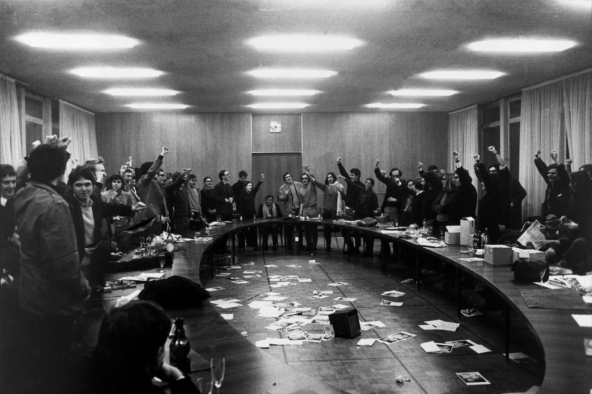 TheHistoryOfSo1's tweet photo. Led by Daniel Cohn-Bendit, around 100 students occupied administrative buildings at Nanterre University near Paris on Mar. 22, 1968, in protest against sanctions on anti-Vietnam War activists, prompting the formation of the March 22 Movement. #OTD #France #May1968 https://t.co/ea93e5wrAI