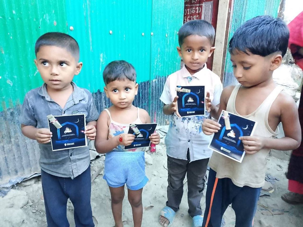 ছিন্নমূল শিশুদের সাথে শিউলিদের ঈদের আনন্দ ভাগাভাগি...