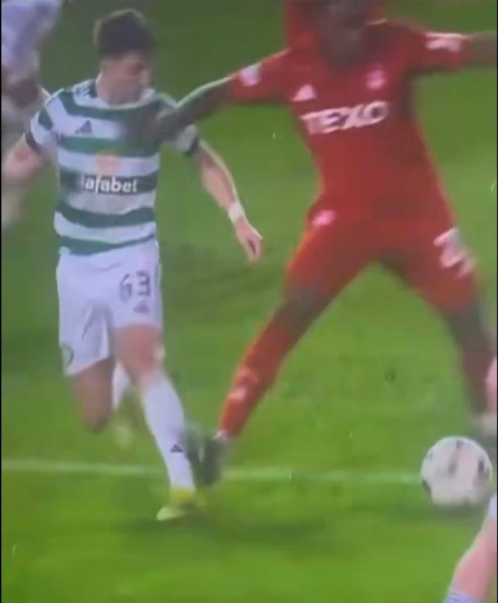 AngryScotsman tweet media