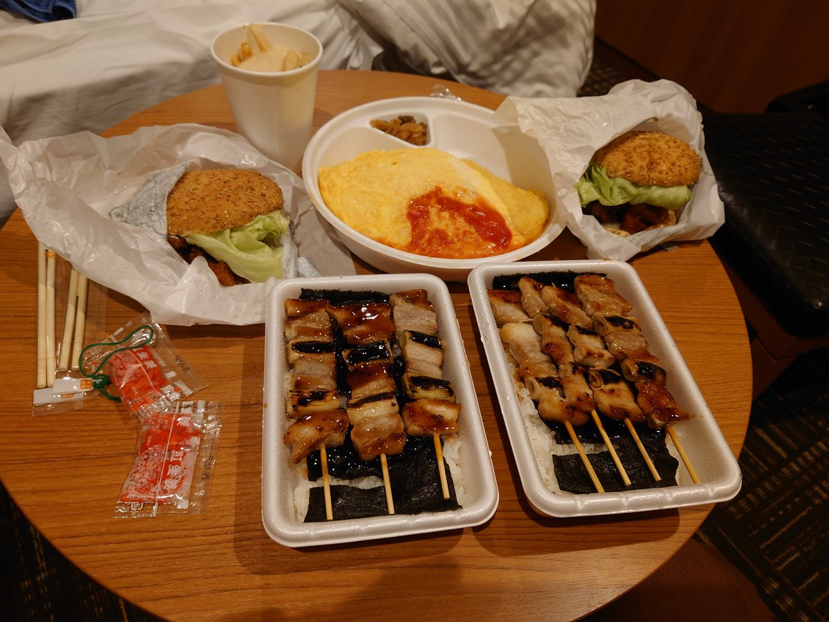 エヴィ tweet media