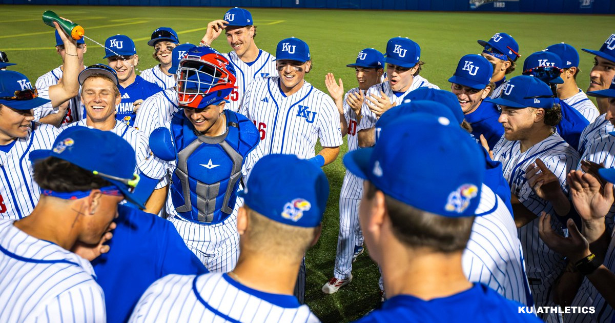 JayhawkSlant tweet media