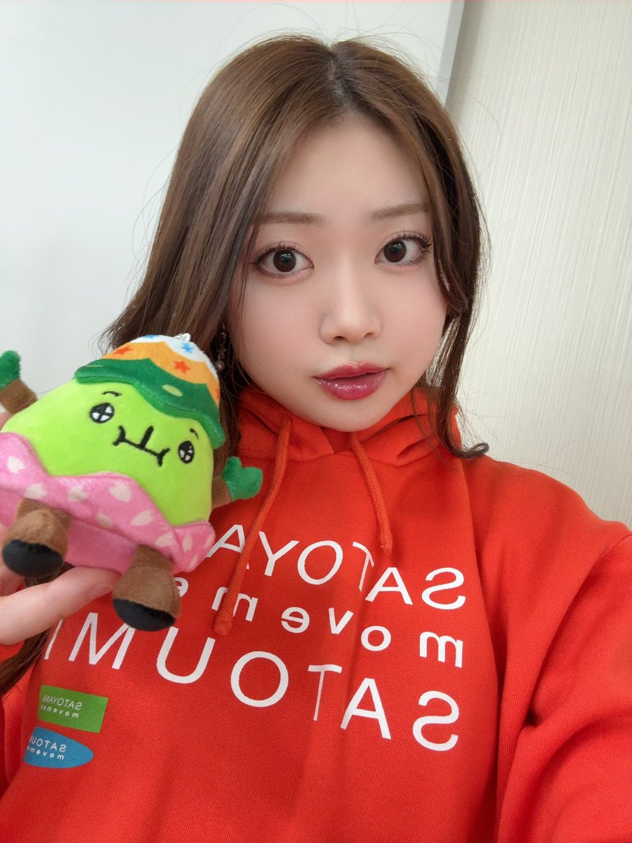 uug2_Chiiko's tweet photo. 2日間ありがとうございました〜🥰🫶🏻🥰🫶🏻
YUMソロチームと二瓶さん☺️
面白くて優しいお姉さん方とまわれて幸せでした~
久しぶりの方もちーこちゃんに会いたい!って思っててくれた方も🥰みんな大好きですいっぱい考えることができてよかったです😸😸
#satoyamasatoumi
#SATOYAMA #SATOUMI https://t.co/LyJpelVoK2