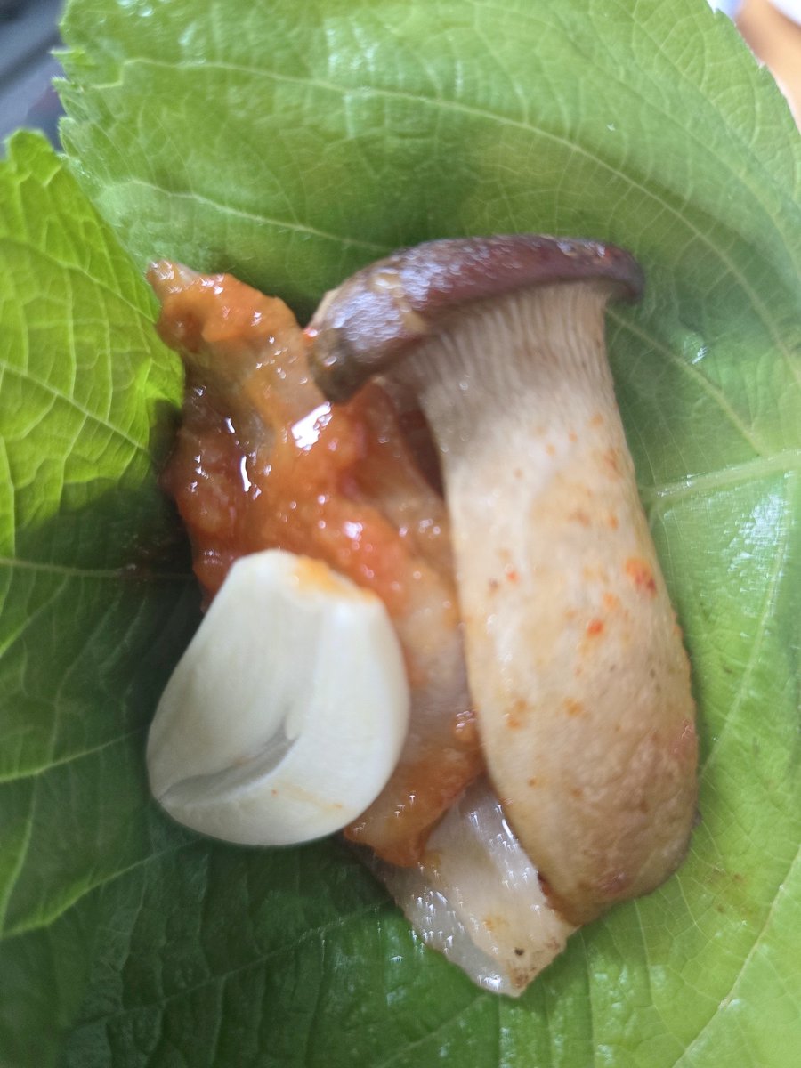 Hana Kim tweet media